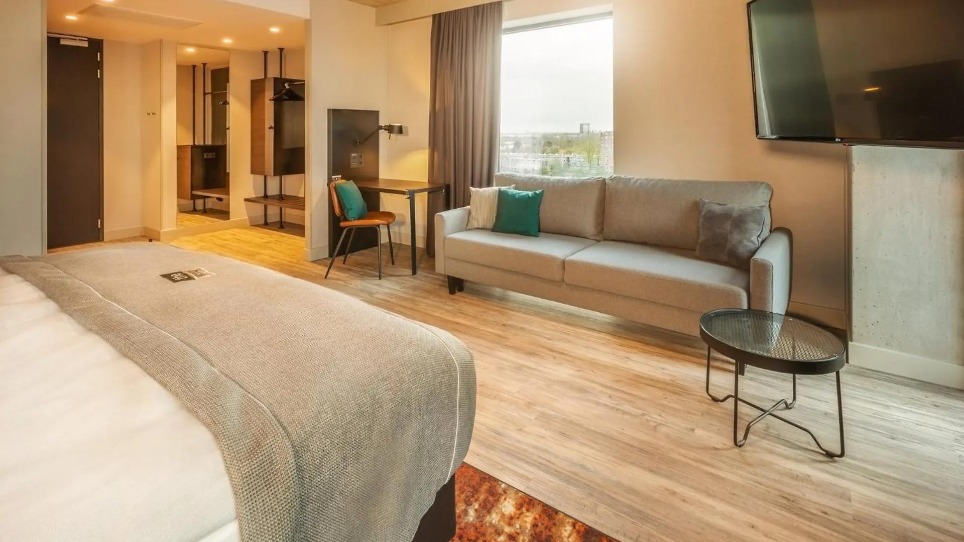 Holiday Inn - The Niu, Fender Amsterdam