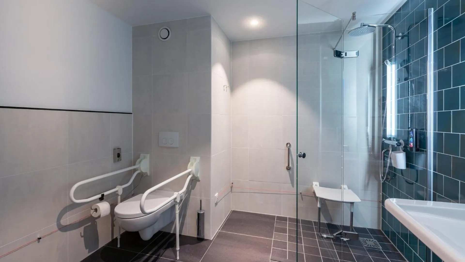 Hotel the niu Fender Amsterdam 4*,