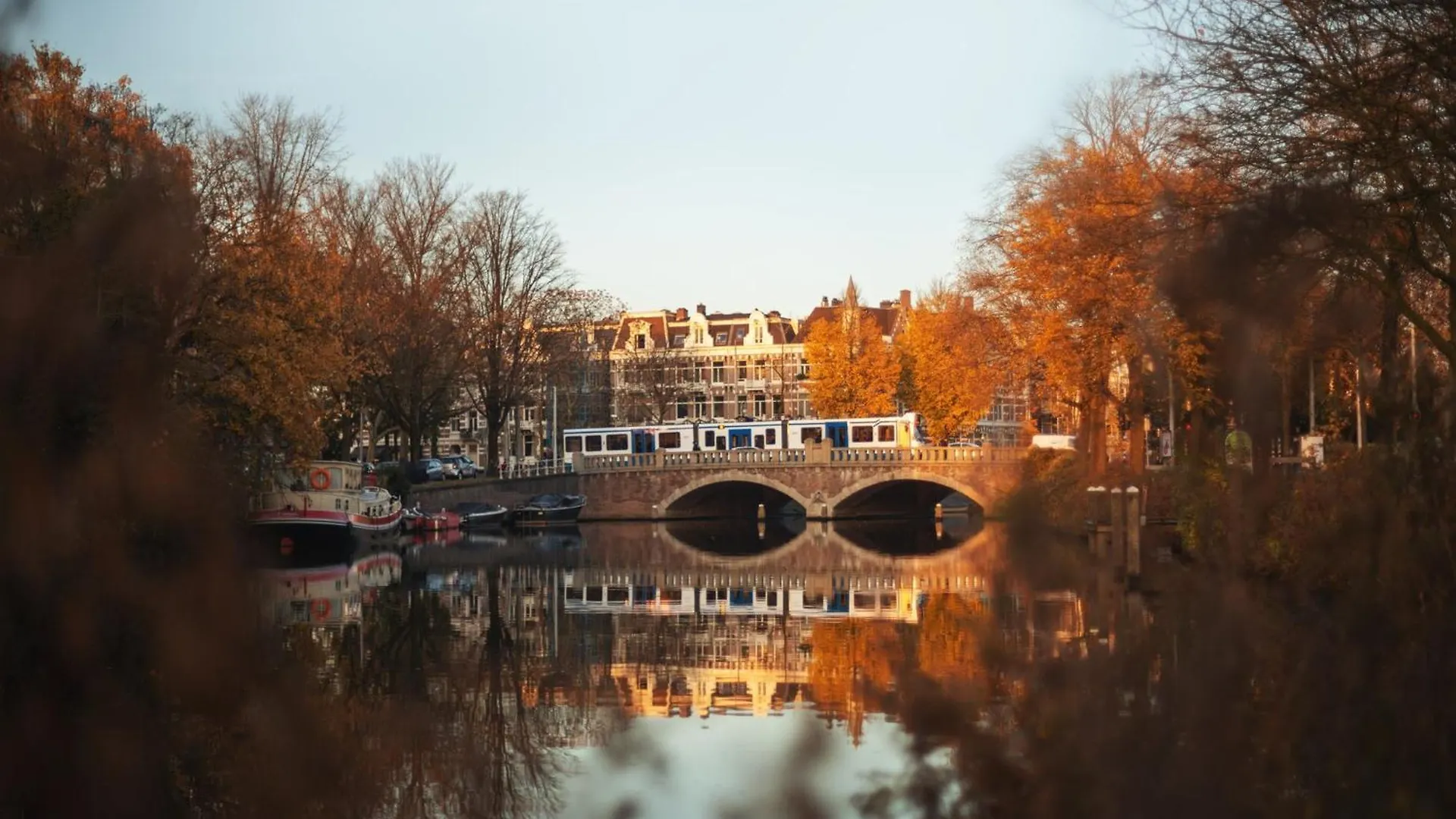 Holiday Inn - The Niu, Fender Amsterdam 4*,